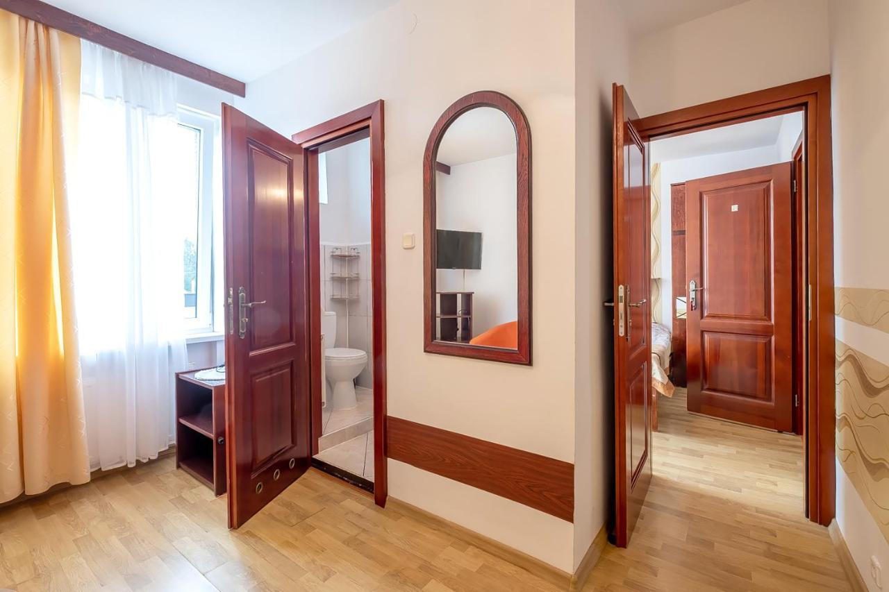Krystyna Bed & Breakfast 3*